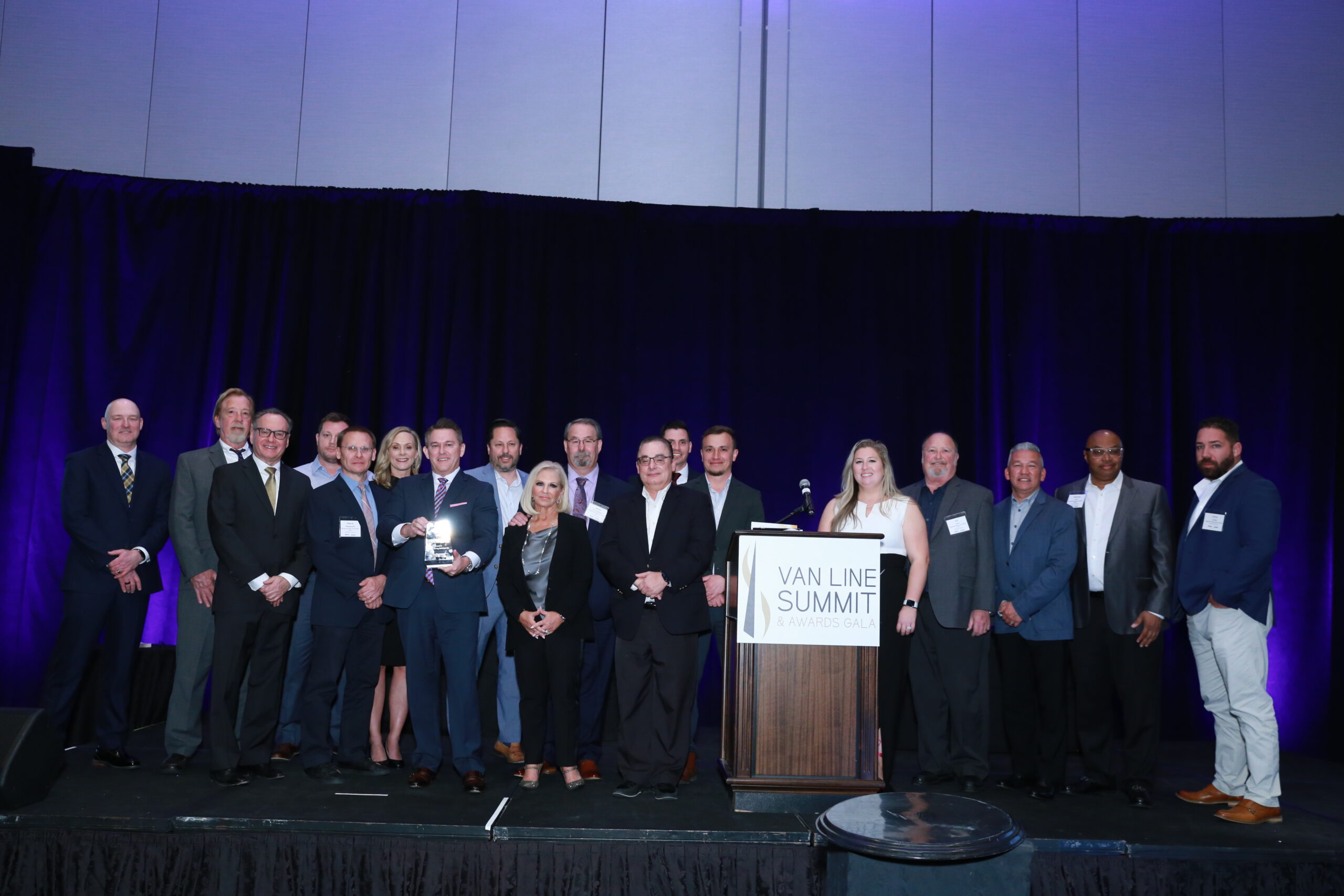 Bekins Moving Solutions team accepts Agent of the Year award for 2021