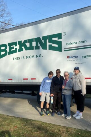 Happy customer with Bekins agent The Lincoln Moving & Storage Company