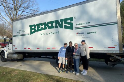 Happy customer with Bekins agent The Lincoln Moving & Storage Company